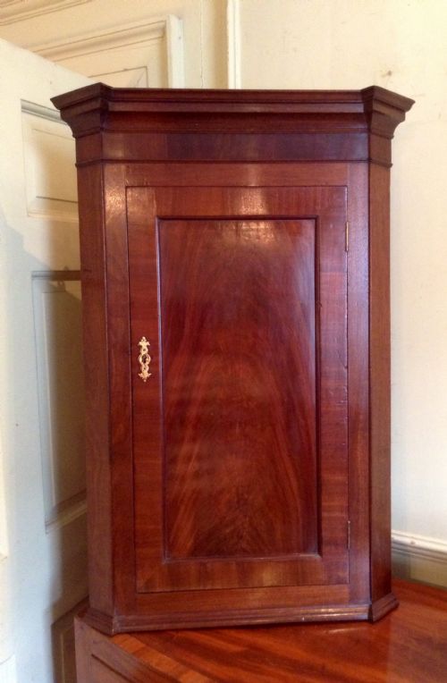 early 19th century corner cupboard - CATEGORY: ANTIQUE CUPBOARDS - DATED 1800