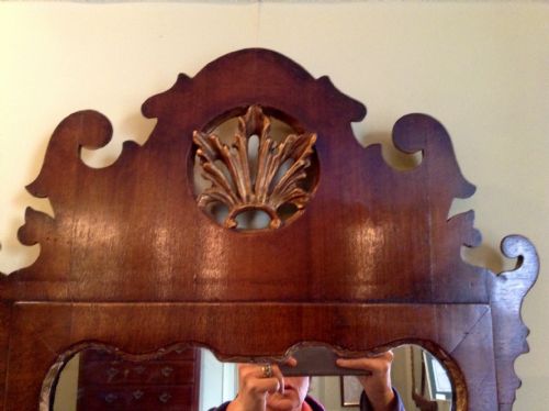MAHOGANY AND PARCEL GILT FRET MIRROR - ADDITIONAL PHOTO 1