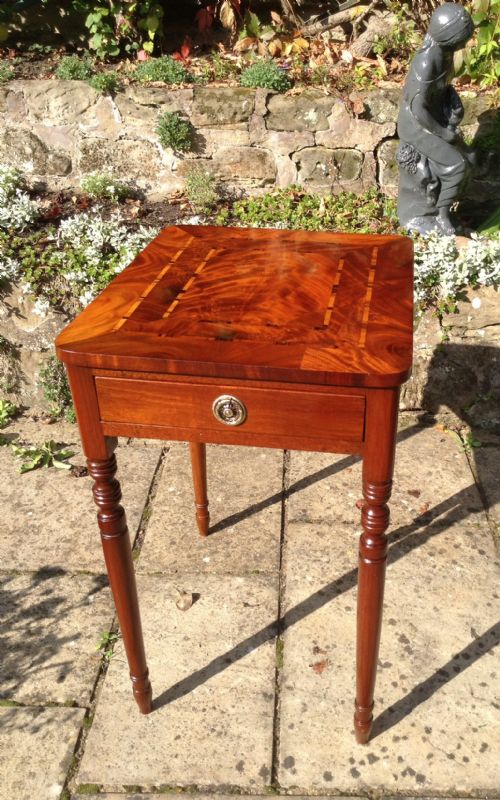pretty mahogany occasional table - CATEGORY: ANTIQUE TABLES - DATED 1800