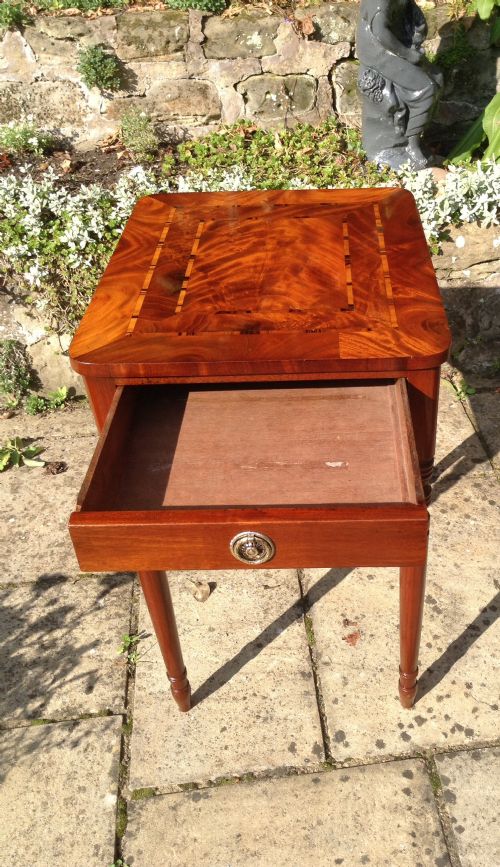 PRETTY MAHOGANY OCCASIONAL TABLE - ADDITIONAL PHOTO 2