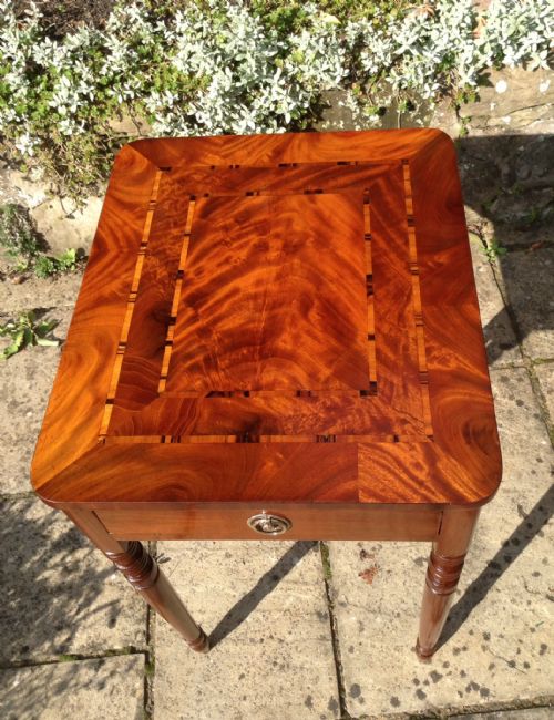 PRETTY MAHOGANY OCCASIONAL TABLE - ADDITIONAL PHOTO 1