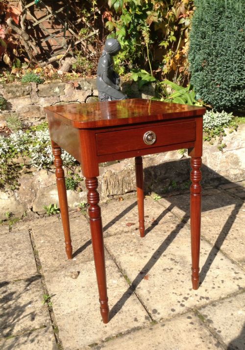 PRETTY MAHOGANY OCCASIONAL TABLE - ADDITIONAL PHOTO 5
