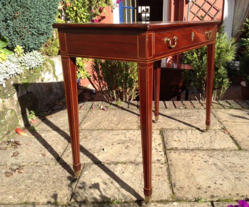 VERY PRETTY GEORGIAN MAHOGANY SIDE TABLE - ADDITIONAL PHOTO 2