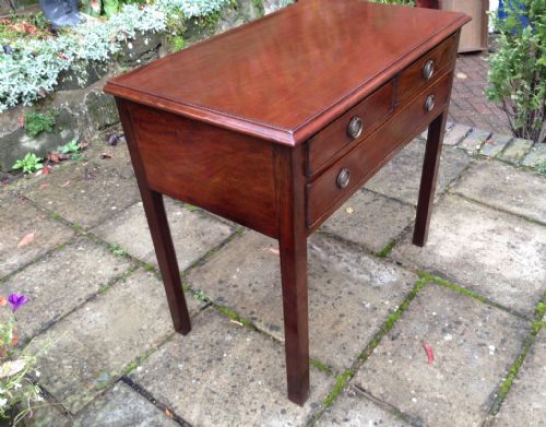 GEORGIAN MAHOGANY LOWBOY - ADDITIONAL PHOTO 3