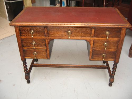 Oak Small Knee Hole Desk