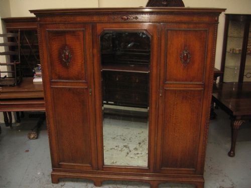 Large Oak Three Door Wardrobe