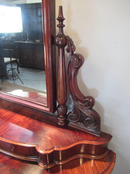 ATTRACTIVE VICTORIAN MAHOGANY DUCHESS DRESSING TABLE - ADDITIONAL PHOTO 3