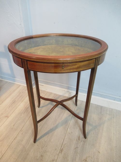 Oval Mahogany Bijouterie Display Show Case