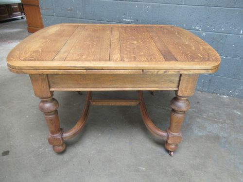 Oak Extending   Dining Table to Seat Six