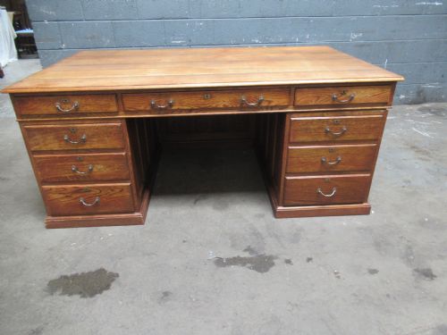 Large Oak Knee Hole Desk