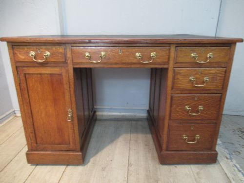 Oak  Knee Hole Desk