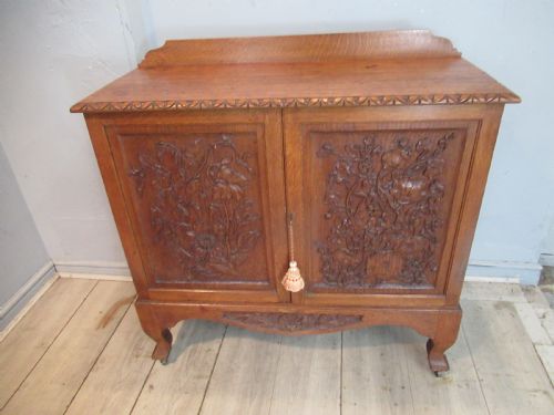 Late Victorian Oak  Carved Side Cabinet / Cupboard