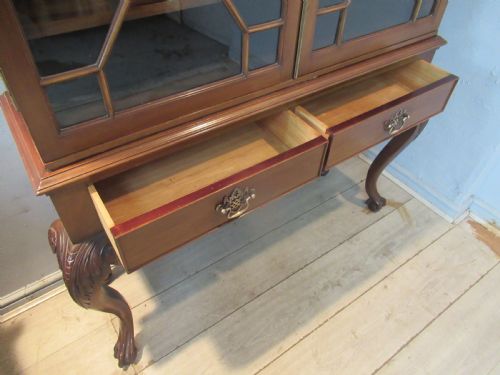 CHIPPENDALE STYLE MAHOGANY BOOKCASE - ADDITIONAL PHOTO 8