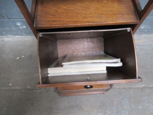 UNUSUAL OAK 1920S MAGAZINE RACK AND FOLDING READING TABLE - ADDITIONAL PHOTO 7
