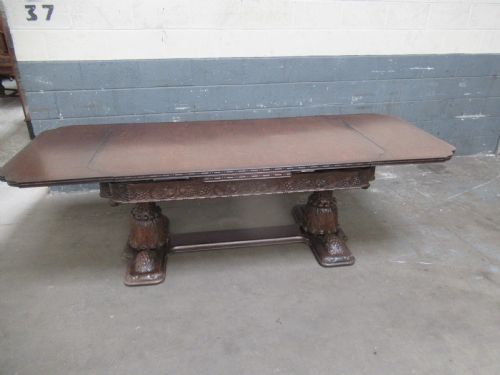LARGE OAK EXTENDING DINING TABLE - ADDITIONAL PHOTO 1