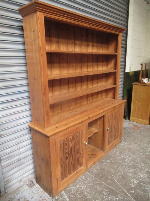 LARGE VICTORIAN PITCH PINE DRESSER 1880S - ADDITIONAL PHOTO 2