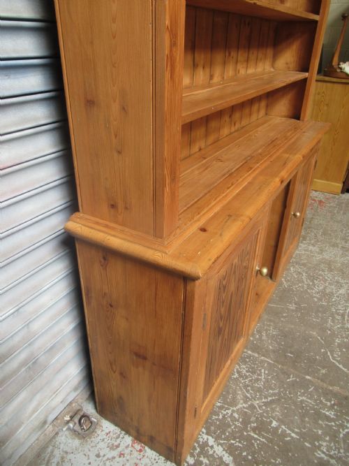 LARGE VICTORIAN PITCH PINE DRESSER 1880S - ADDITIONAL PHOTO 3