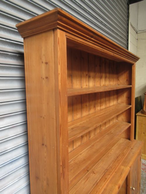 LARGE VICTORIAN PITCH PINE DRESSER 1880S - ADDITIONAL PHOTO 5