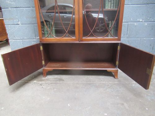 TALL MAHOGANY TWO DOOR GLASS BOOKCASE - ADDITIONAL PHOTO 7