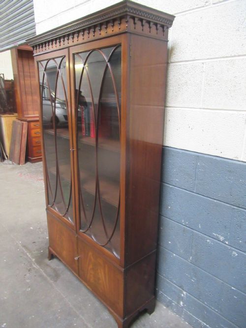 TALL MAHOGANY TWO DOOR GLASS BOOKCASE - ADDITIONAL PHOTO 2