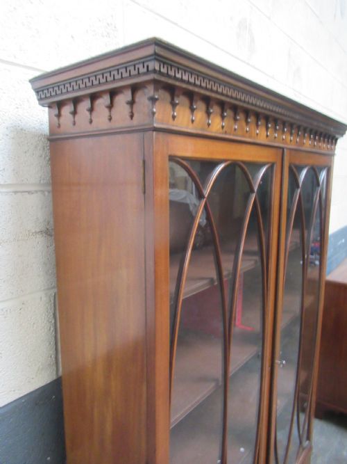 TALL MAHOGANY TWO DOOR GLASS BOOKCASE - ADDITIONAL PHOTO 4