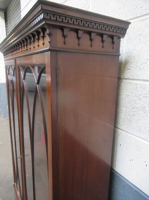 TALL MAHOGANY TWO DOOR GLASS BOOKCASE - ADDITIONAL PHOTO 3