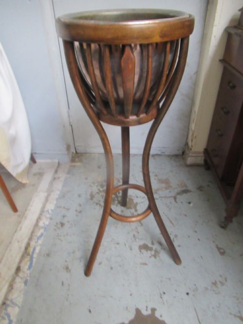 Bentwood Plantstand