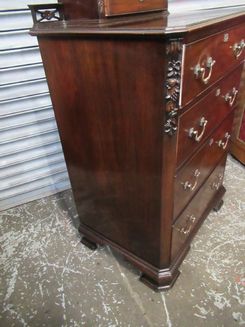 CHIPPENDALE STYLE MAHOGANY DRESSING CHEST - ADDITIONAL PHOTO 3