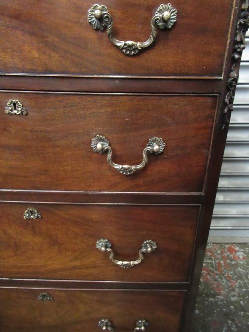 CHIPPENDALE STYLE MAHOGANY DRESSING CHEST - ADDITIONAL PHOTO 6