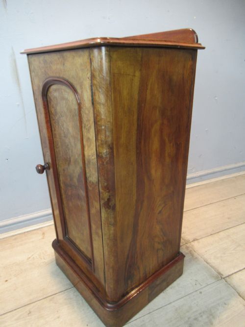 VICTORIAN BURR WALNUT BED SIDE CABINET - ADDITIONAL PHOTO 4