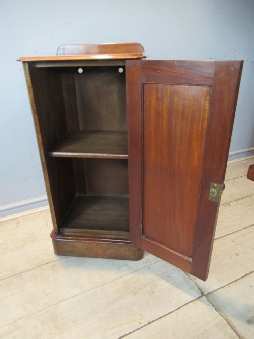 VICTORIAN BURR WALNUT BED SIDE CABINET - ADDITIONAL PHOTO 7