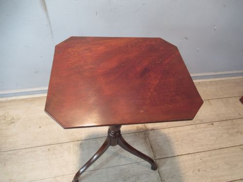 19TH CENTURY MAHOGANY TRIPOD SIDE TABLE - ADDITIONAL PHOTO 4