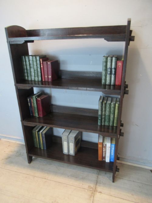 SOLID OAK OPEN BOOKCASE DATING FROM THE 1910S - ADDITIONAL PHOTO 1