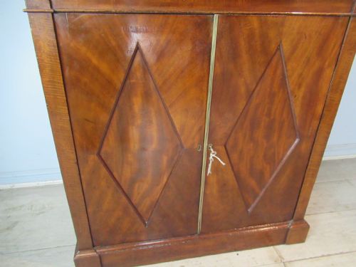 EARLY 19TH CENTURY MAHOGANY CUPBOARD BOOKCASE - ADDITIONAL PHOTO 11