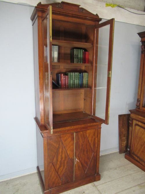 EARLY 19TH CENTURY MAHOGANY CUPBOARD BOOKCASE - ADDITIONAL PHOTO 8