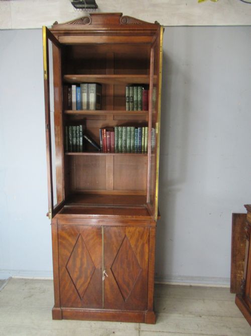 EARLY 19TH CENTURY MAHOGANY CUPBOARD BOOKCASE - ADDITIONAL PHOTO 9