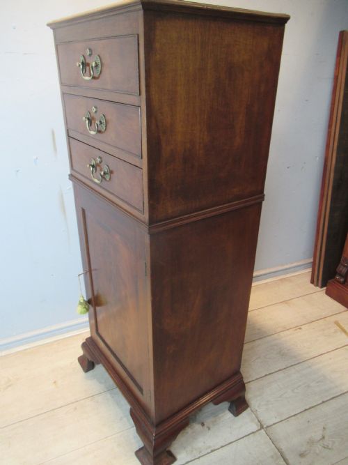 LATE VICTORIAN MAHOGANY SLIM SIZE CABINET - ADDITIONAL PHOTO 3