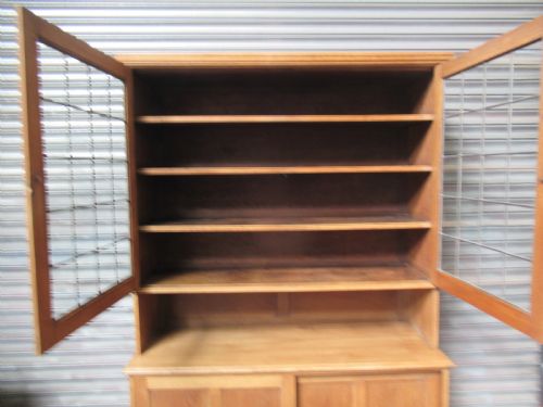 A LIGHT OAK BOOKCASE OR KITCHEN CUPBOARD - ADDITIONAL PHOTO 7