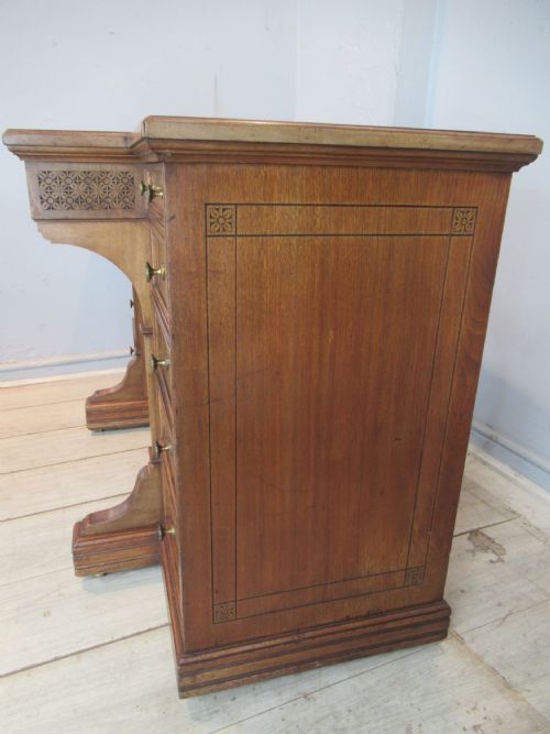 LATE VICTORIAN WALNUT DESK BY GILLOWS LANCASTER - ADDITIONAL PHOTO 6