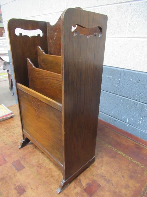 A 1920S OAK MAGAZINE RACK - ADDITIONAL PHOTO 2