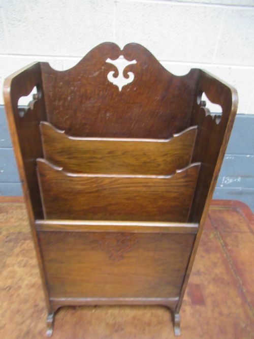 A 1920S OAK MAGAZINE RACK - ADDITIONAL PHOTO 4
