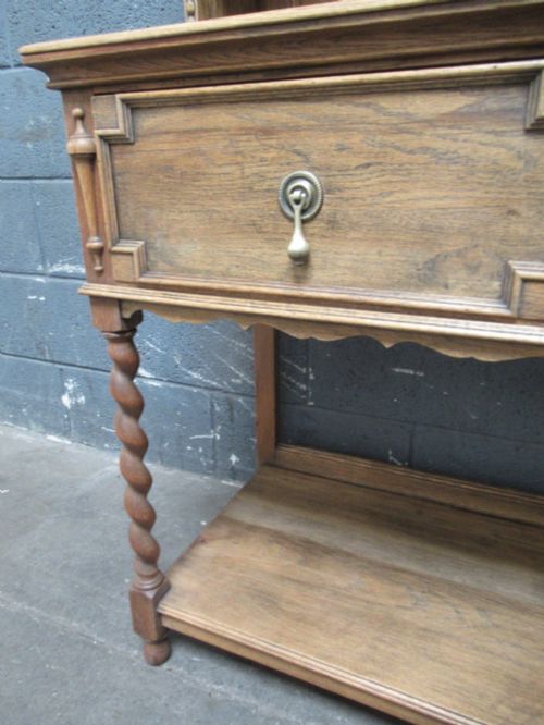 A 1920S OAK TWO DOOR BOOKCASE - ADDITIONAL PHOTO 8