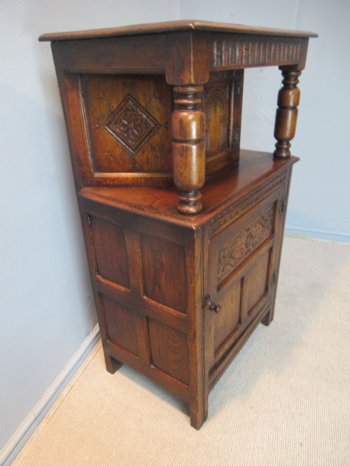 SMALL SIZE OAK COURT CUPBOARD - ADDITIONAL PHOTO 4