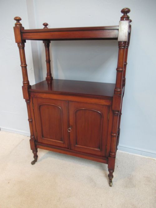 VICTORIAN MAHOGANY 1870S SMALL CHIFFONIER
