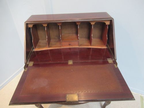 WALNUT WRITING BUREAU WITH CHINOISERIE DECORATION - ADDITIONAL PHOTO 9