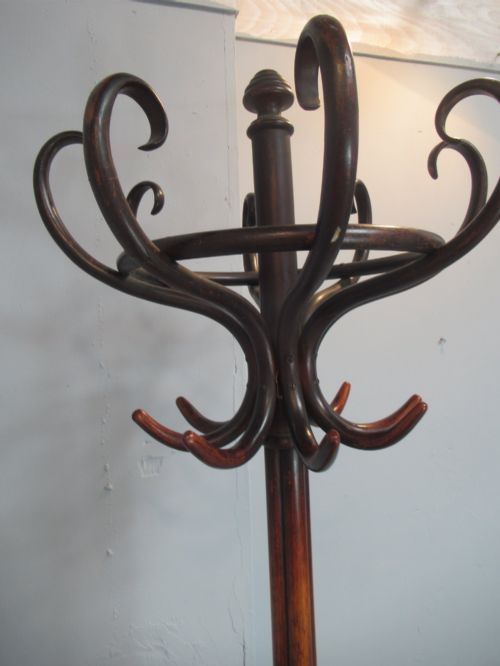 A BENTWOOD HAT AND COAT STAND - ADDITIONAL PHOTO 6