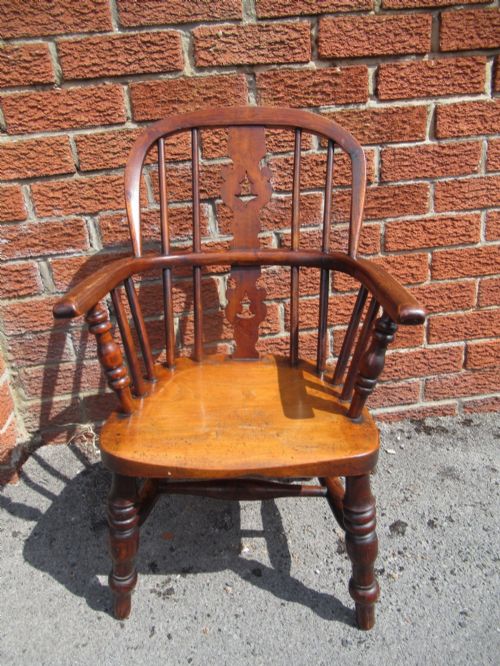 ANTIQUE CHILDS WINDSOR ARM CHAIR - ADDITIONAL PHOTO 2