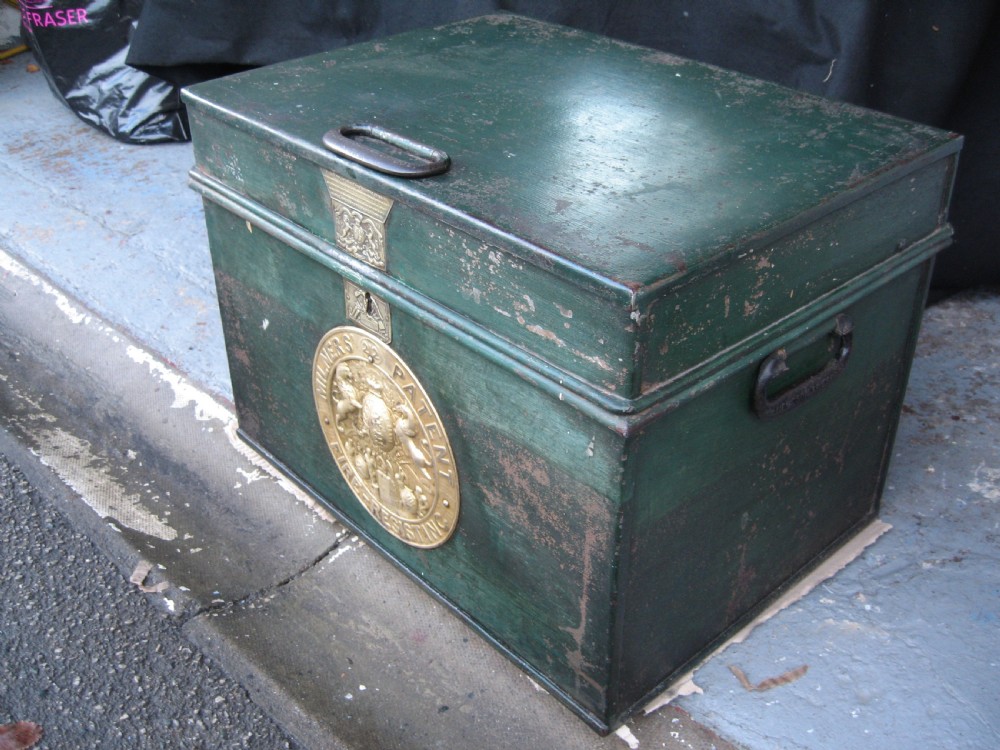 Iron and brass safe box View IV