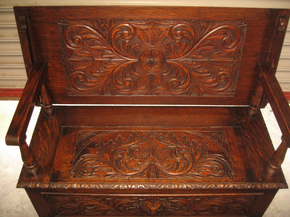 Oak monks lid bench seat View III