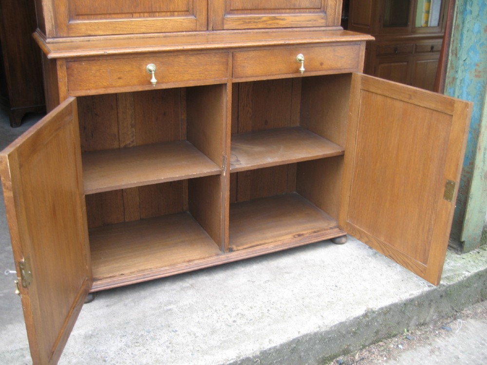 Oak cupboard bookcase View VIII
